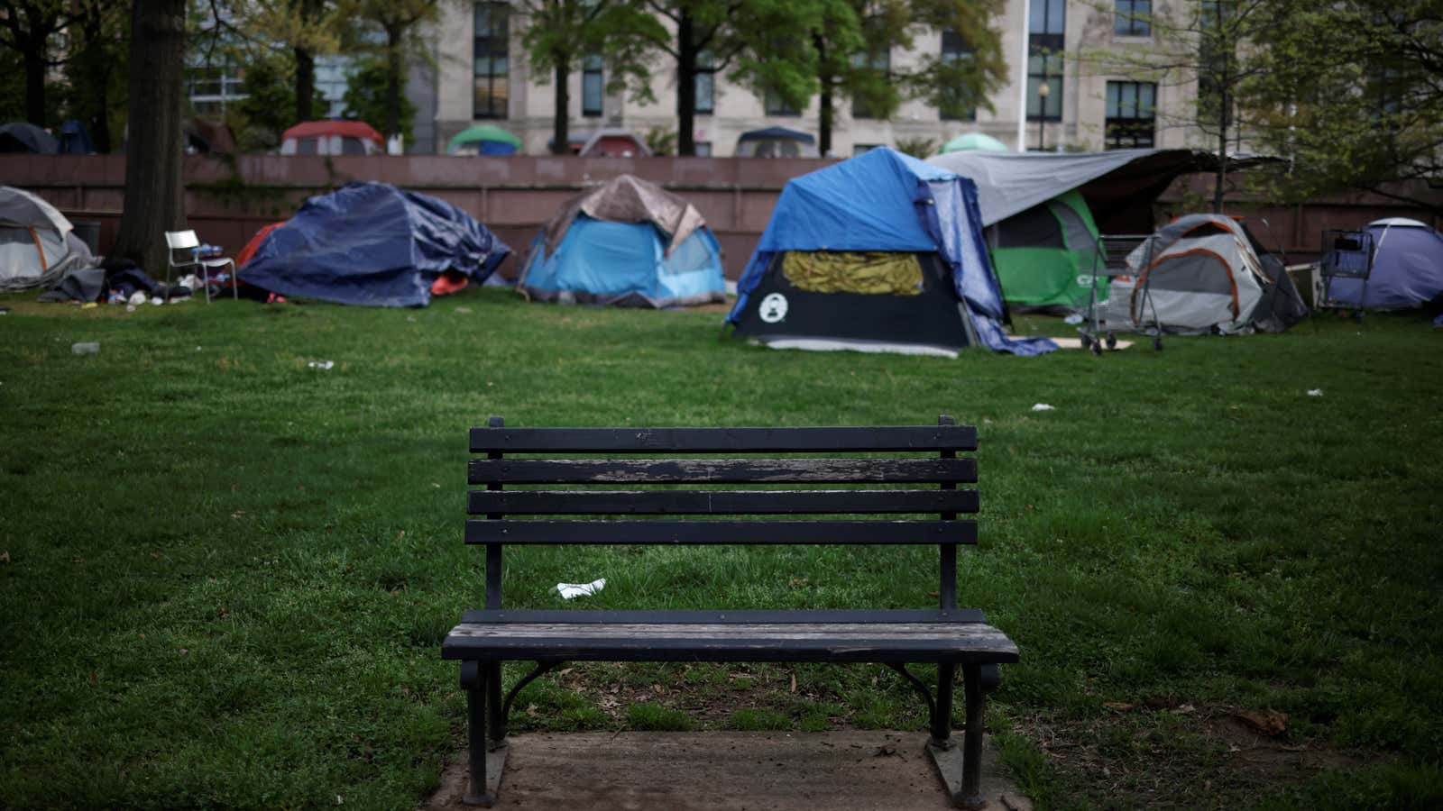 Tent encampments  of people experiencing homelessness are common throughout US cities…but they don’t have to be.