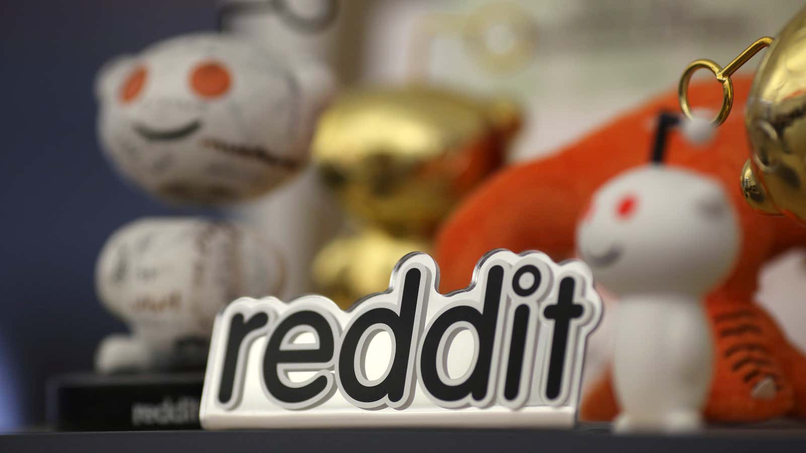 Reddit mascots are displayed at the company’s headquarters in San Francisco, California April 15, 2014. Reddit, a website with a retro-’90s look and space-alien mascot that tracks everything from online news to celebrity Q&amp;As, is going after more eyeballs, and advertising, by allowing members of its passionate community to post their own news more quickly and easily. REUTERS/Robert Galbraith  (UNITED STATES – Tags: BUSINESS SCIENCE TECHNOLOGY) – RTR3LFPE