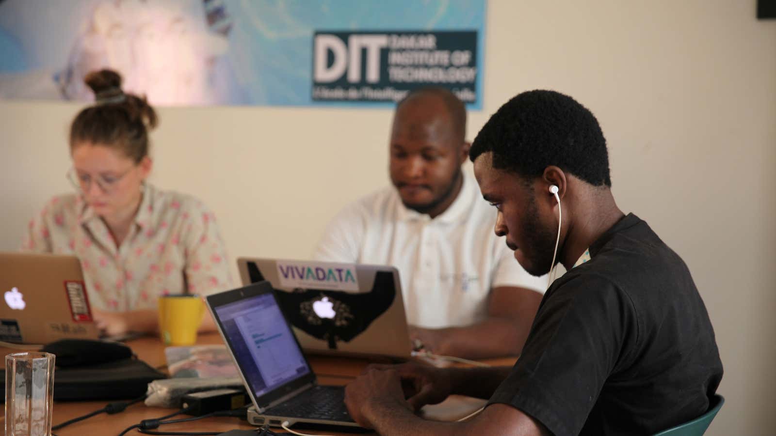 Students take part in an AI programming course at the Dakar Institute of Technology.