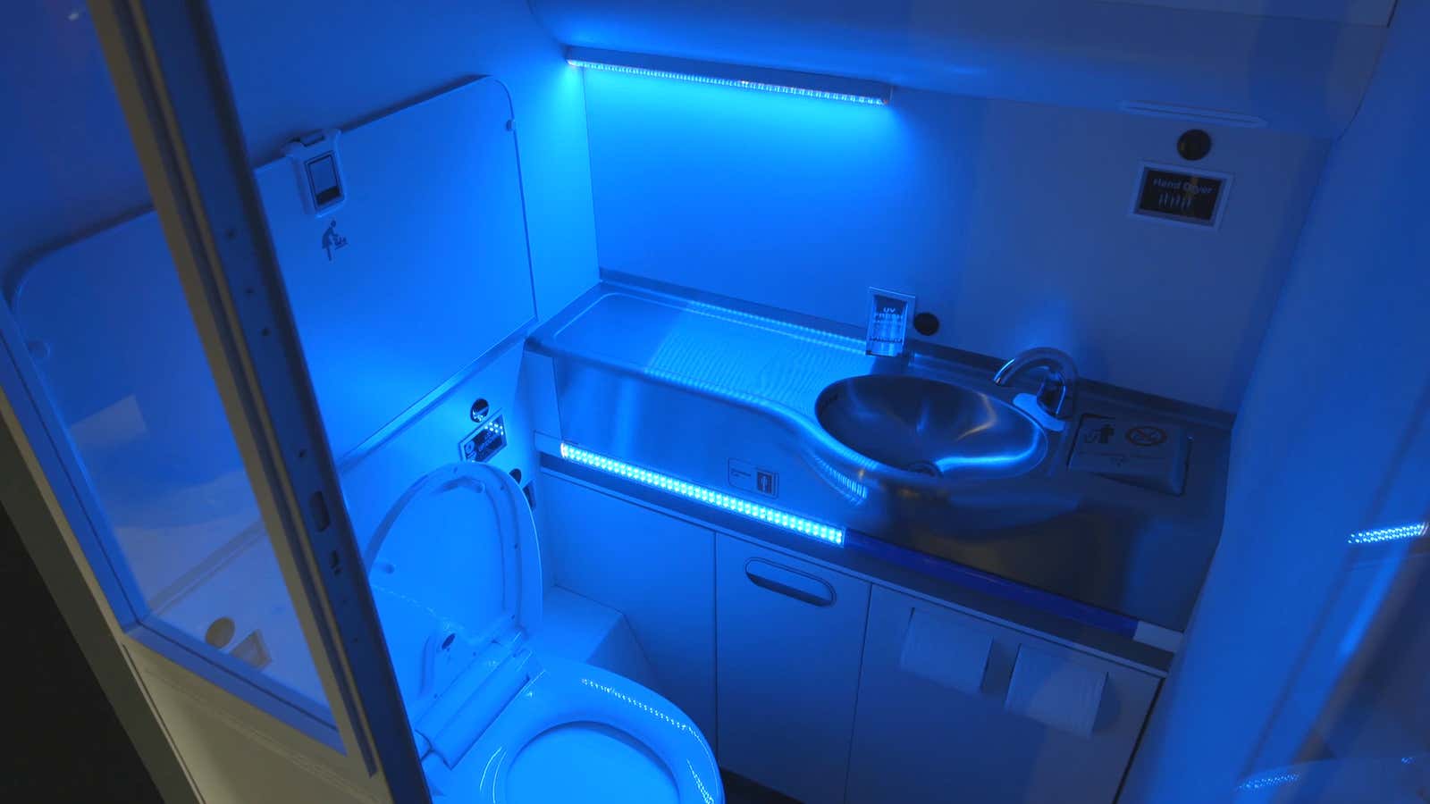 Boeing’s new technology could make your in-flight visit to the restroom much more pleasant.
