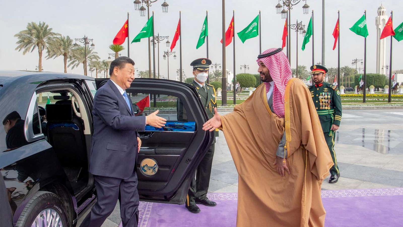 Saudi crown prince Mohammed Bin Salman welcomes Chinese president Xi Jinping in Riyadh, Saudi Arabia December 8, 2022.