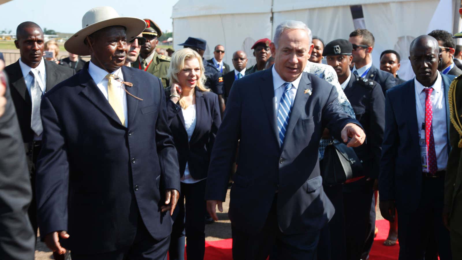 Israeli Prime Minister, Benjamin Netanyahu, right, is greeted by Ugandan President, Yoweri Museveni, on this arrival in at Entebbe airport.
