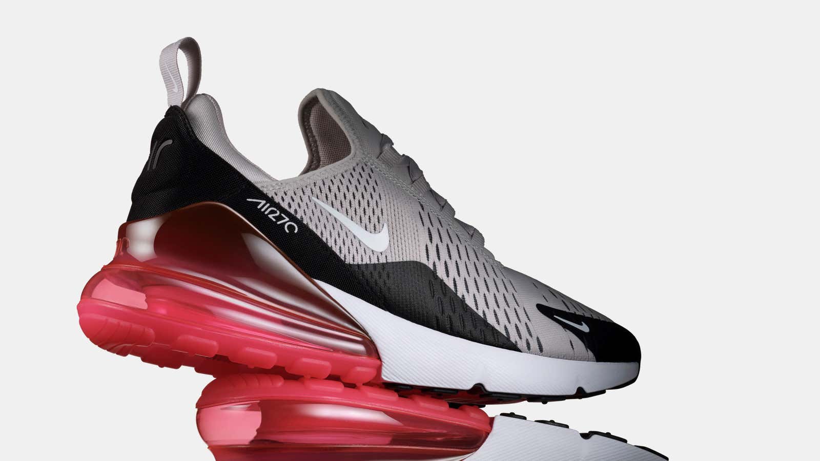 Redenaar Regeneratie Higgins Nike asked to recall sneakers with “Air Max” design that looks like the  Arabic for “Allah”