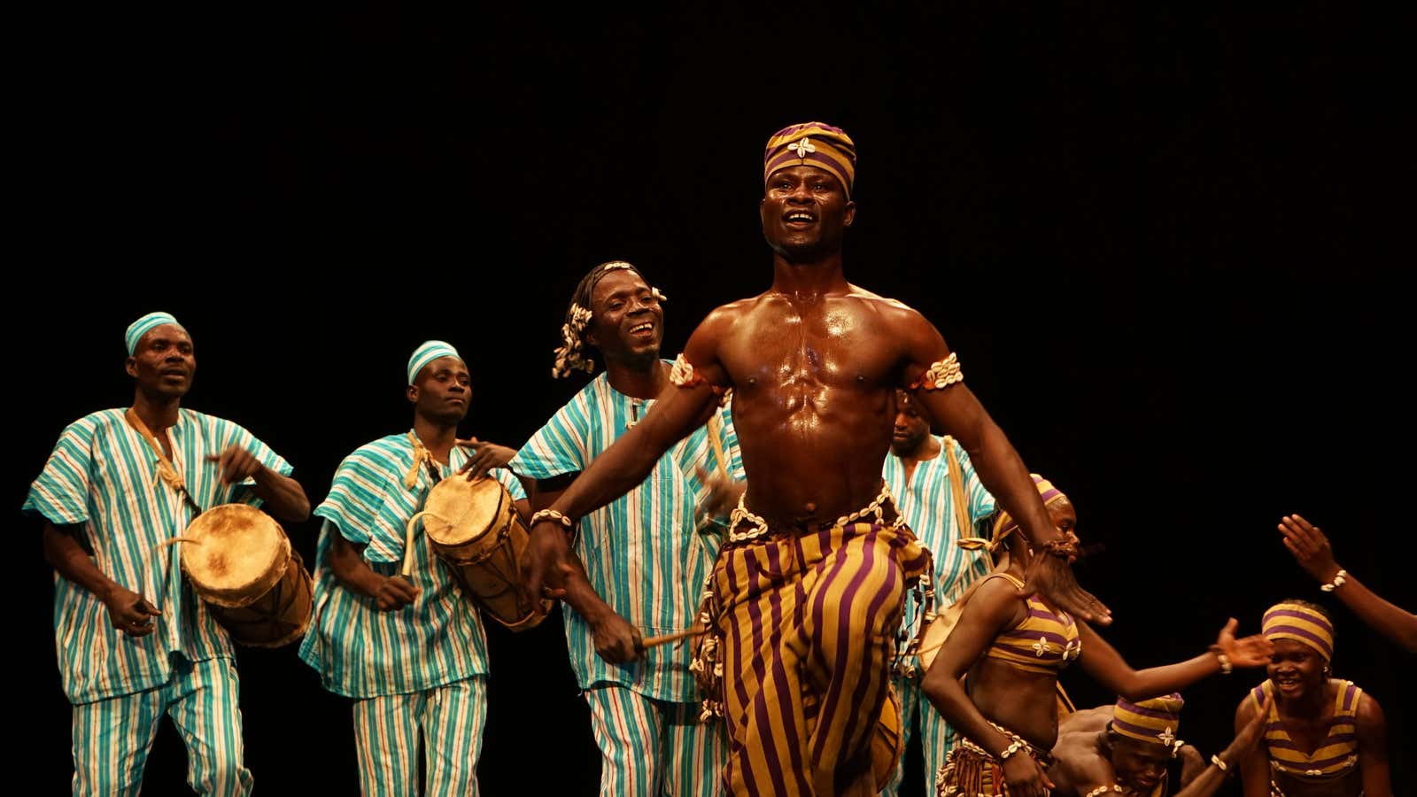 A traditional troupe from Eastern Burkina Faso called Yempabou de Fada closes the show on the opening night of the dance festival at the French Institute in Ouagadougou
