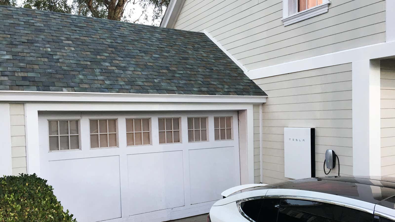 Tesla’s solar roof tiles are coming to Texas.