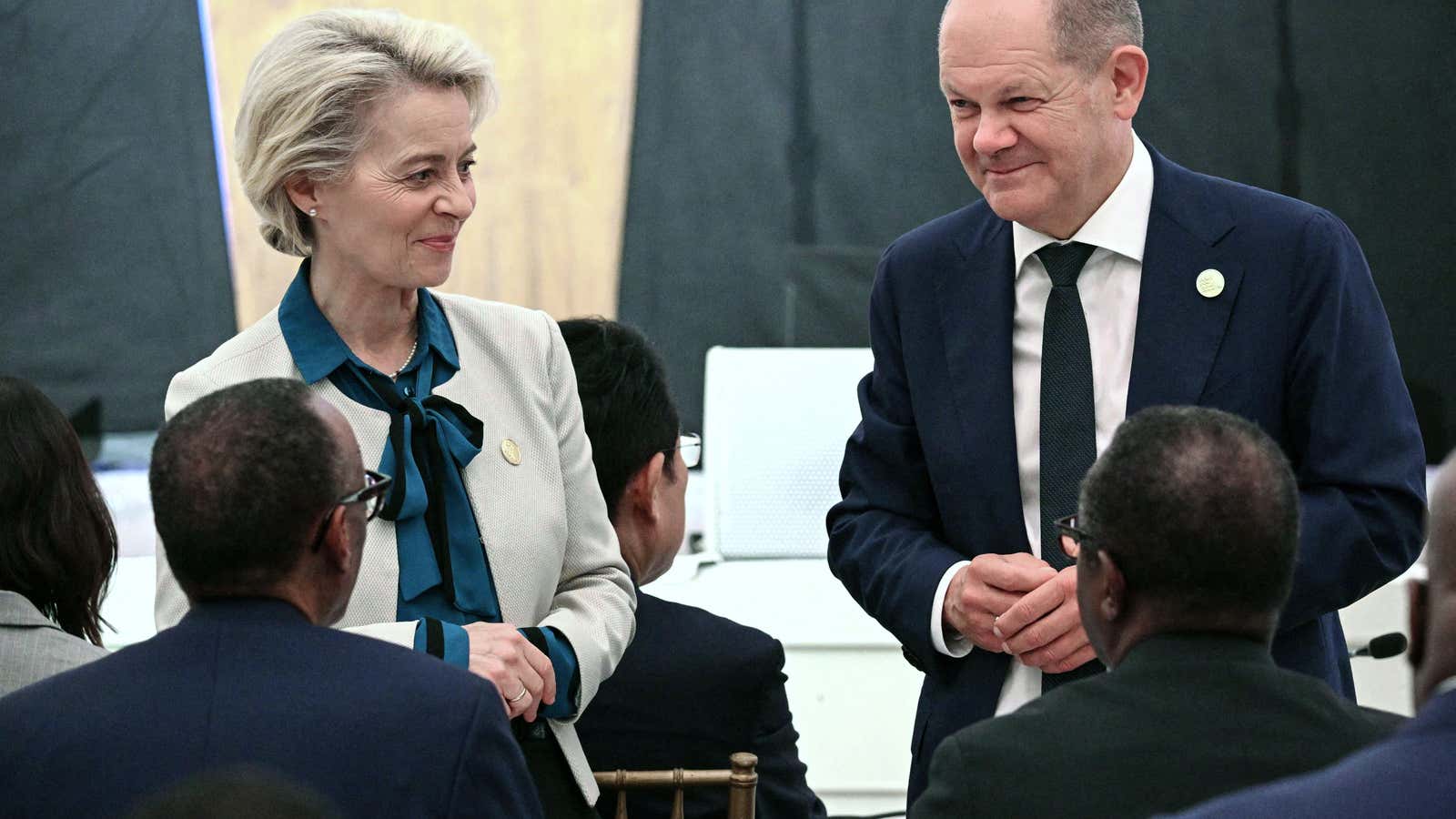 German chancellor Olaf Scholz (right) is one of the people European Commission president Ursula von der Leyen (left) must win over to implement a gap price cap.