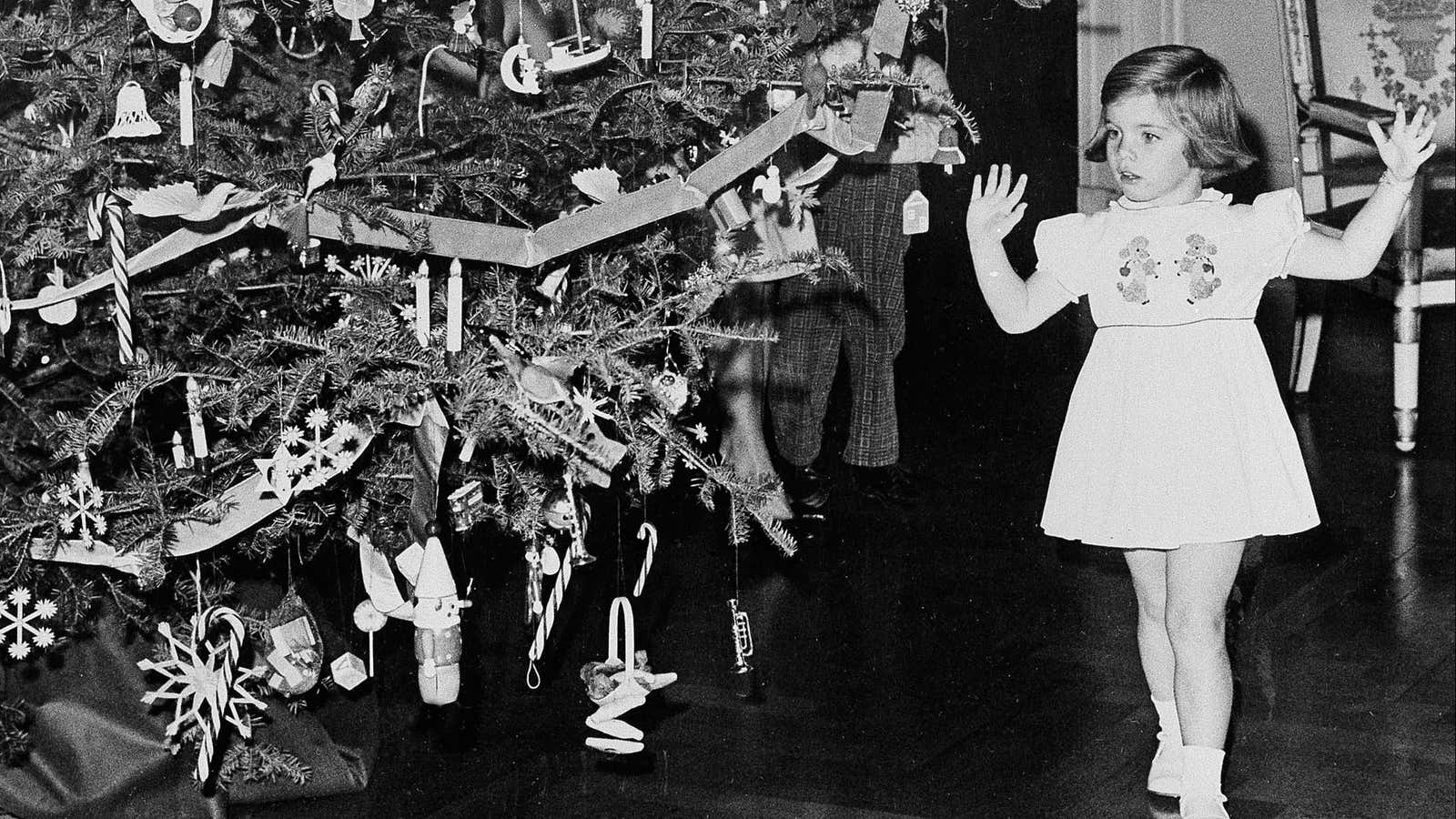 Caroline Kennedy has the proper reaction to the White House’s original “Nutcracker”-themed tree in 1961.