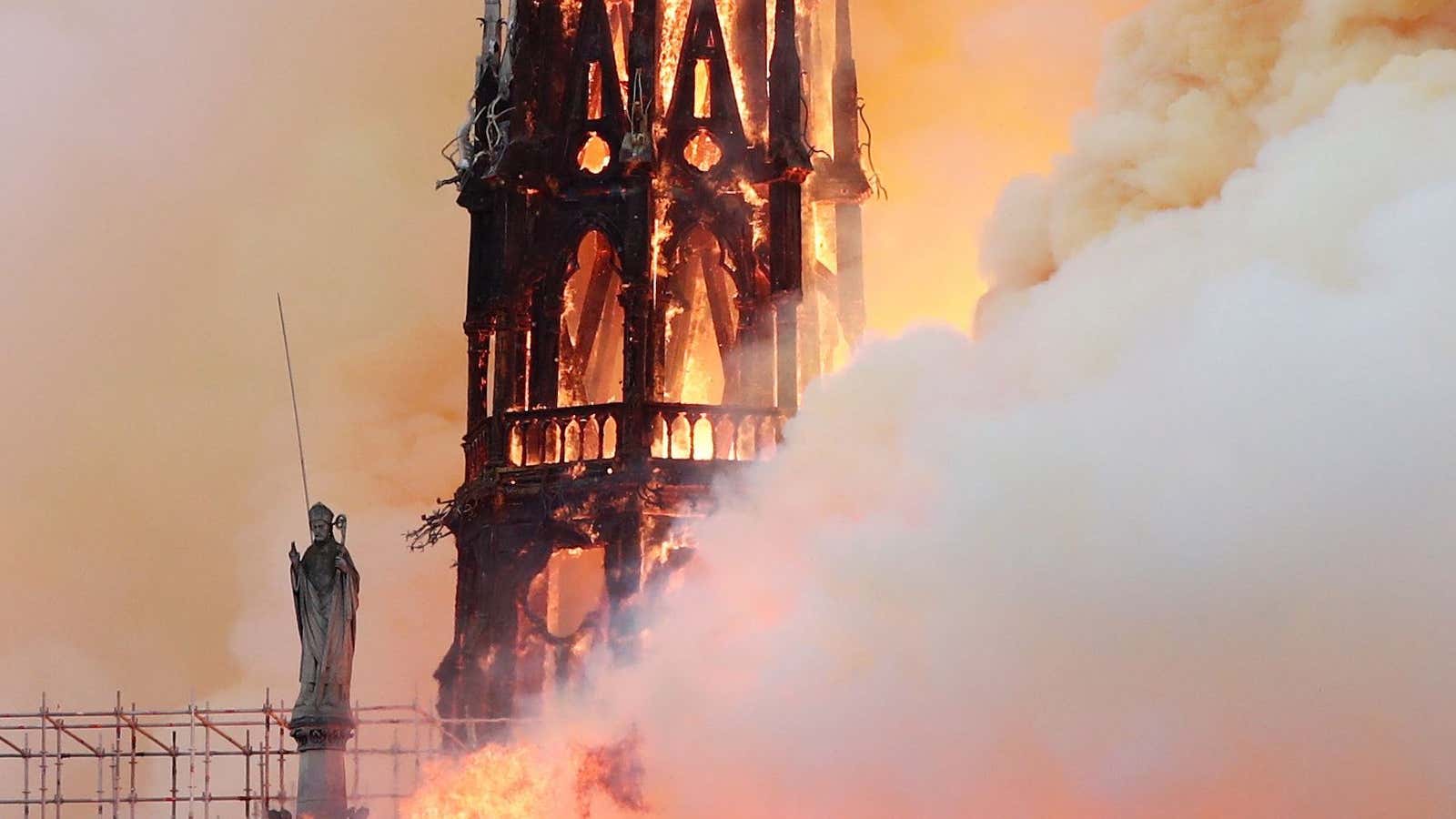 The last instants of Notre Dame de Paris’s main spire.