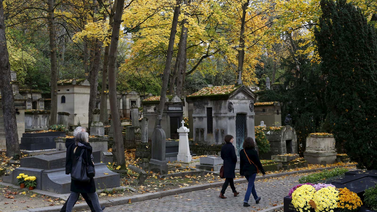 Startups are challenging traditions surrounding death in France.