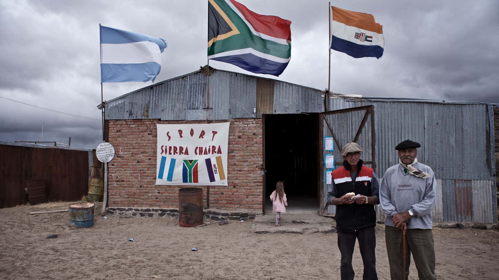 Older members of the community still speak Afrikaans, though their dominant language is Spanish.