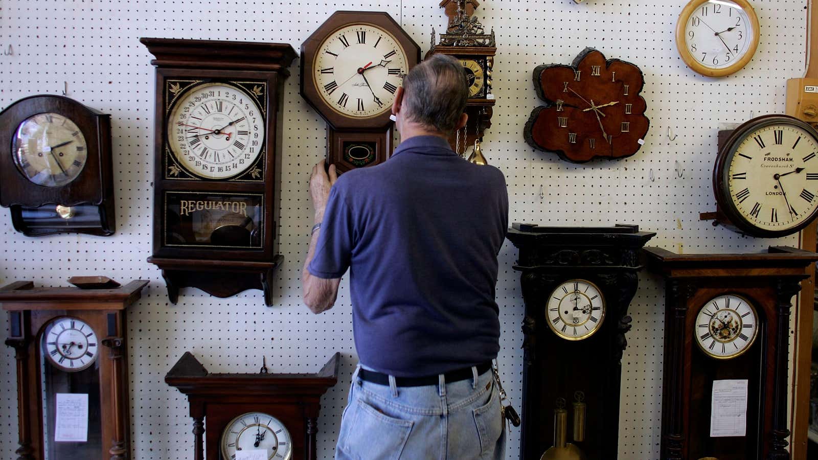 As clocks fall back, America's plan to make daylight saving time permanent has made no progress