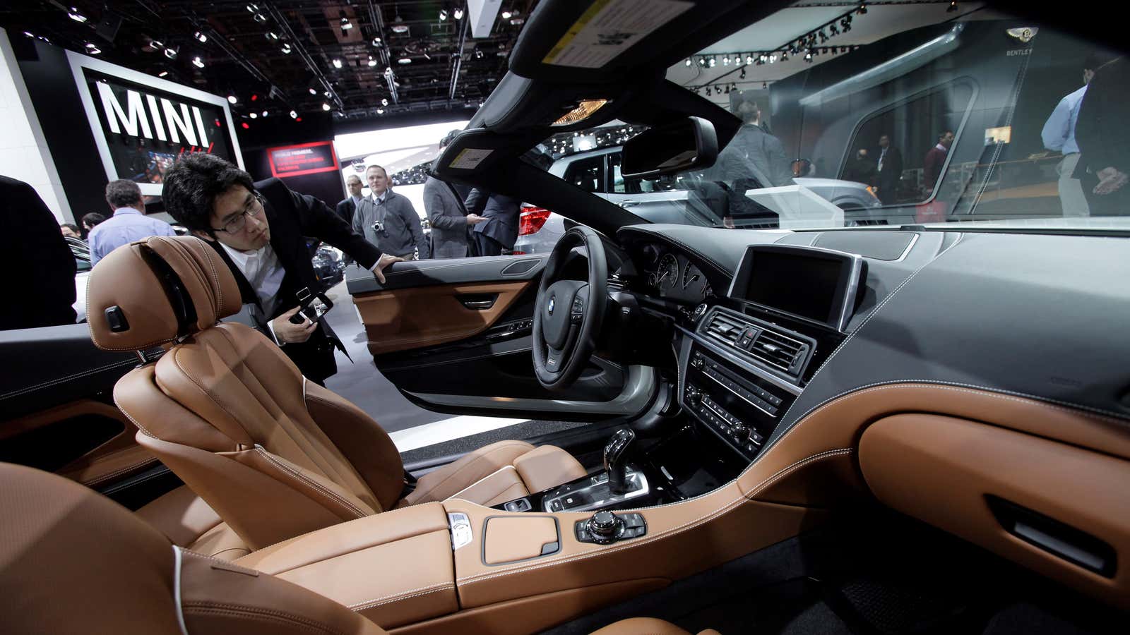 Diva Dashboard: Cars at the auto show in Detroit feature new safety applications and entertainment functions.
