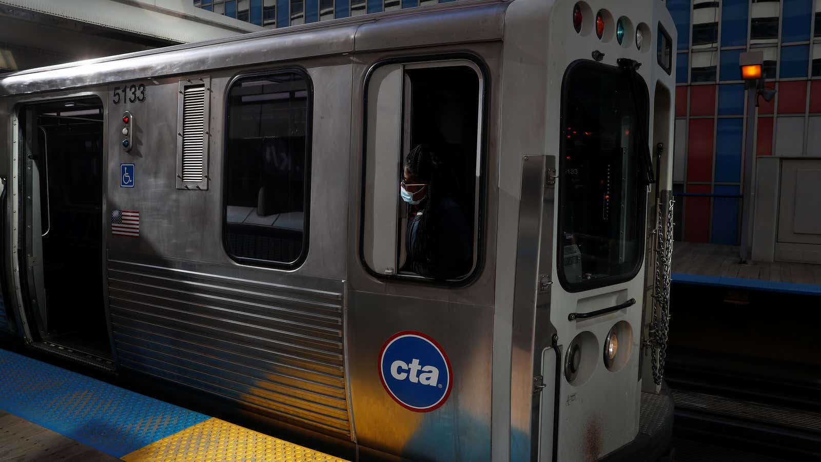 A new study finds that people in Chicago aren’t often using ride-shares to get to the train.