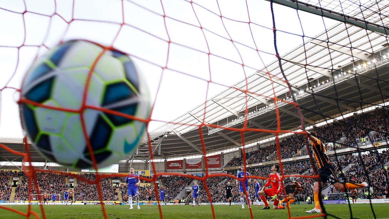 Football – Hull City v Chelsea – Barclays Premier League – The Kingston Communications Stadium – 22/3/15 Abel Hernandez scores the second goal for Hull…
