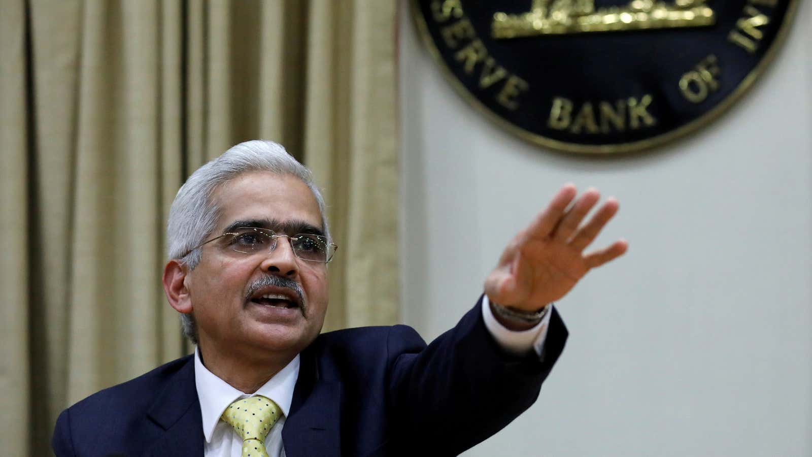 FILE PHOTO: Shaktikanta Das, Reserve Bank of India (RBI) Governor, gestures as he attends a news conference in Mumbai, India, December 12, 2018. REUTERS/Danish Siddiqui/File…