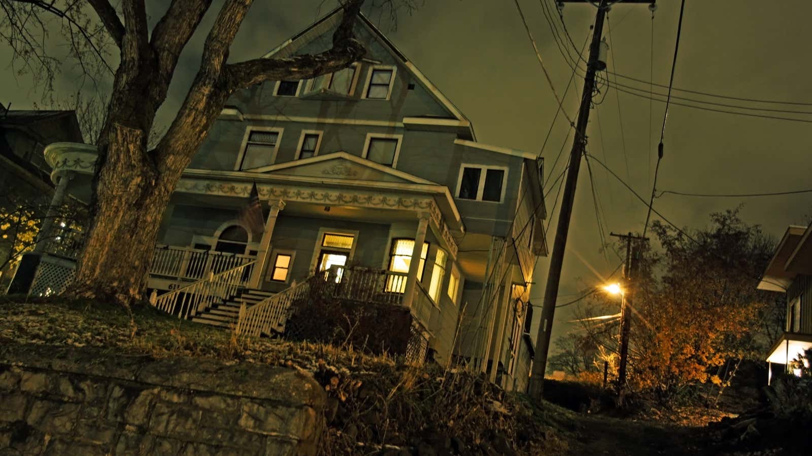 The science behind what distinguishes a super scary haunted house from a kind of boring one