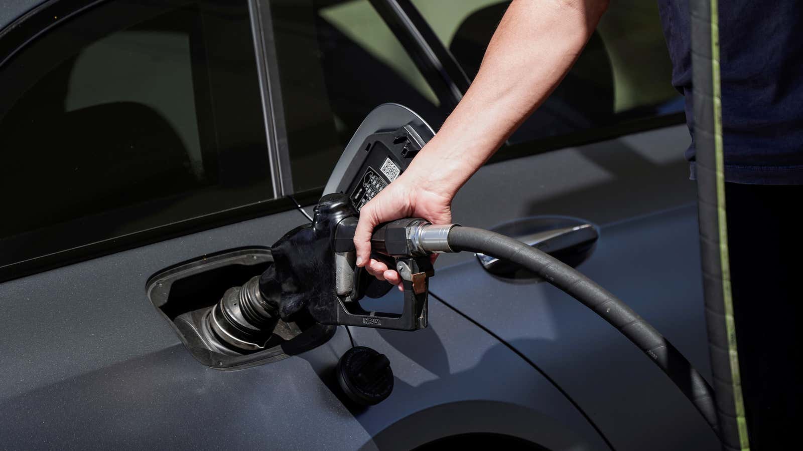A customer refuels their vehicle at a Mobil gas station in Beverly Boulevard in West Hollywood, California, U.S., March 10, 2022. Picture taken March 10, 2022.