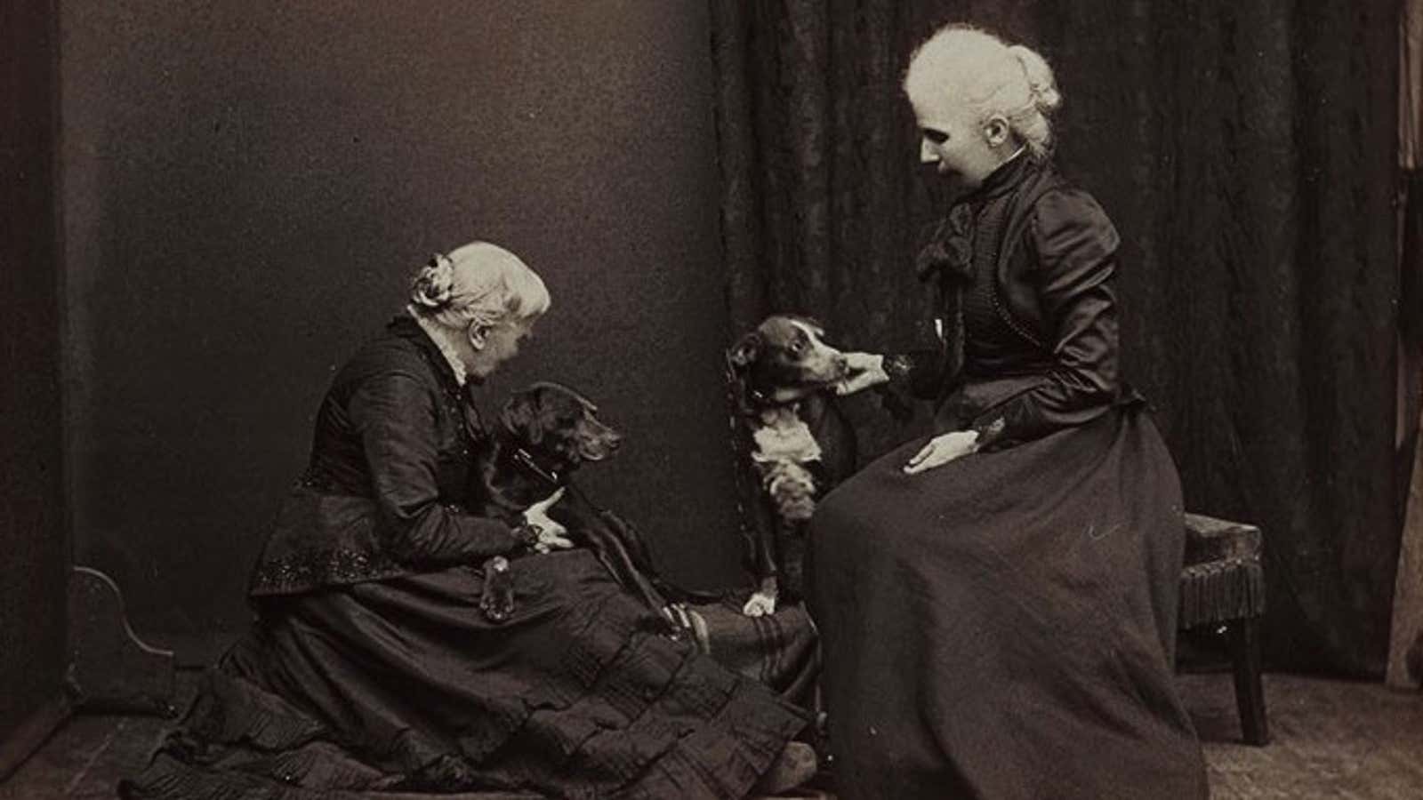 Elizabeth Blackwell, the first woman doctor in the US, with her daughter, Kitty, in 1905.