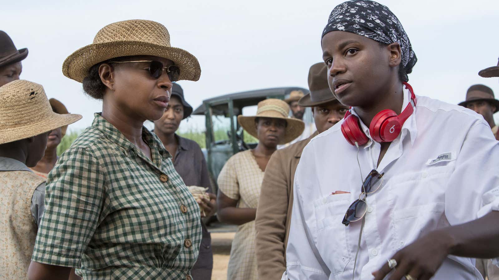 Director Dee Rees (right) talks with actress Mary J. Blige on the set of “Mudbound.”