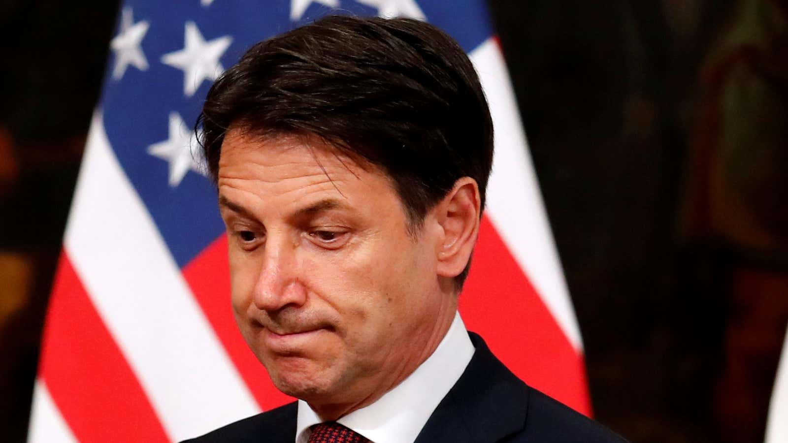 Italian Prime Minister Giuseppe Conte waits for U.S. Secretary of State Mike Pompeo in Rome, Italy, October 1, 2019. REUTERS/Remo Casilli – RC1460FF9C30