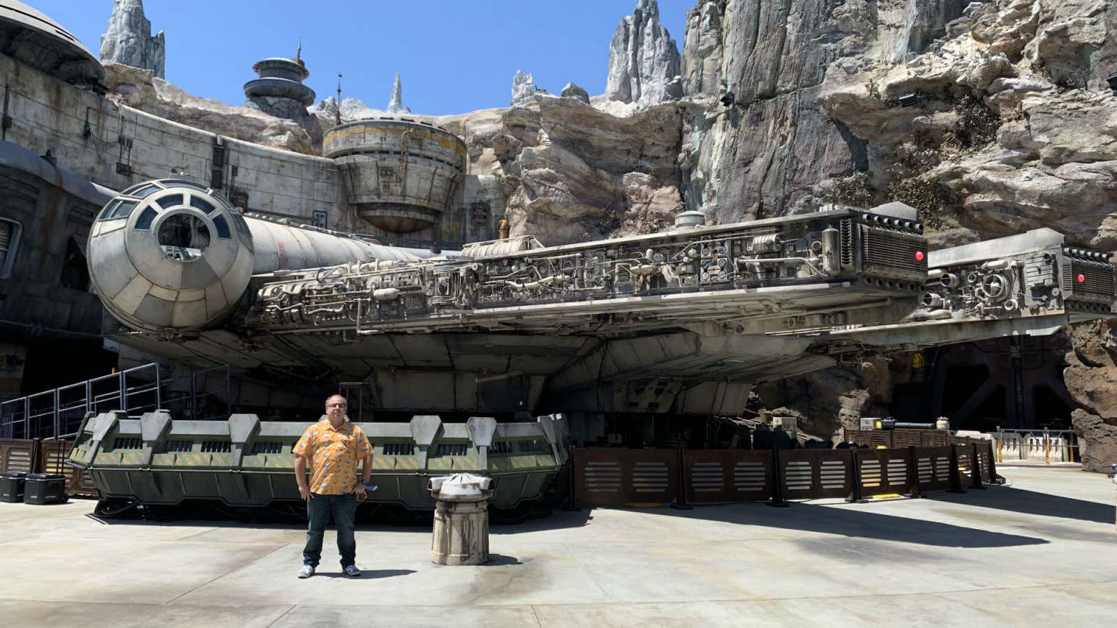 <i>Star Wars: Galaxy's Edge</i> abrió sus puertas al público: Lo bueno, lo malo y lo increíble