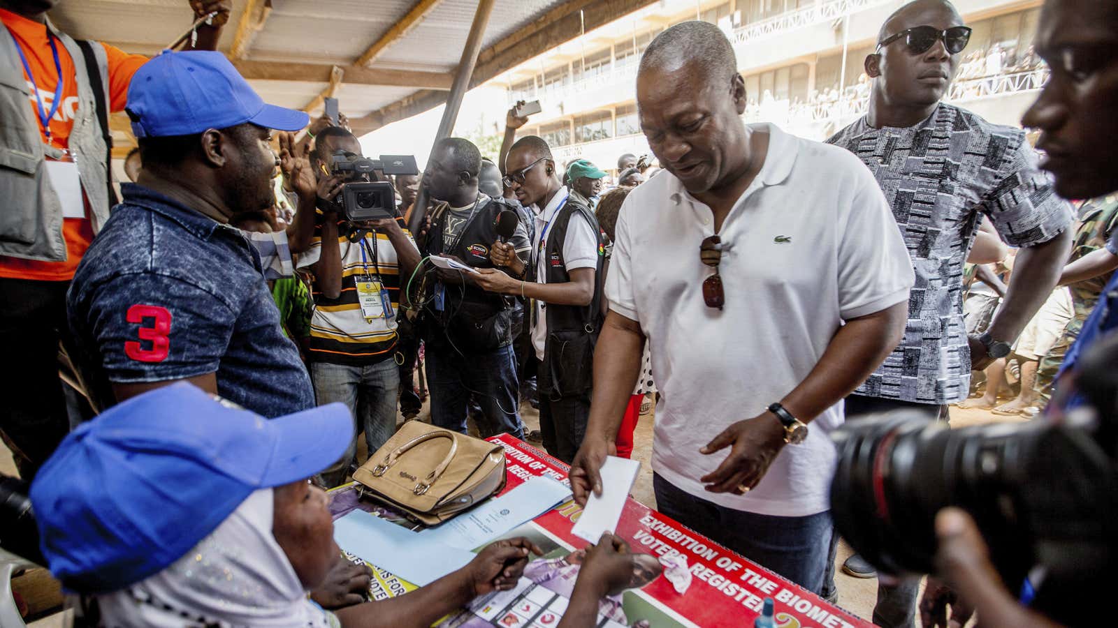 President Mahama casting his vote.
