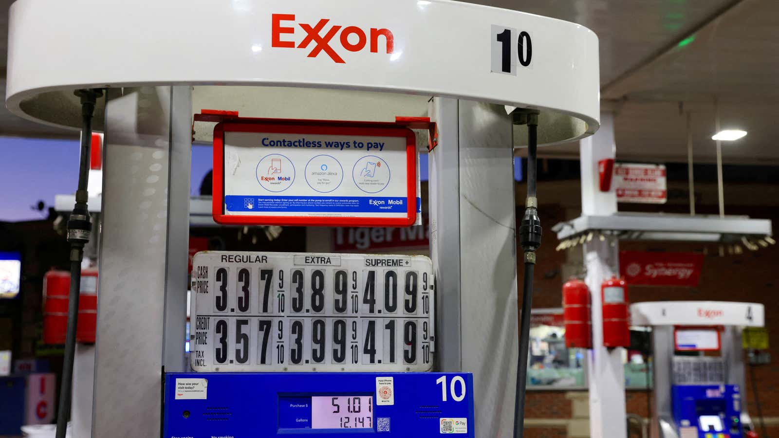 Higher profit margins from gasoline refining led to a record second-quarter profit for Exxon and other oil majors.