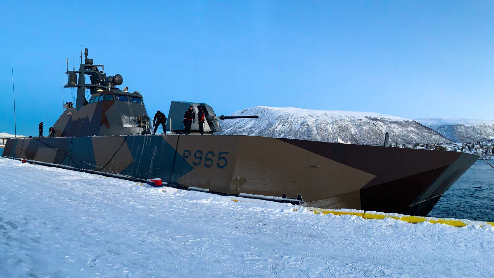 A Norwegian Skjold-class corvette in the Tromsø port in January.