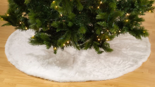 Hansell Holiday Christmas Tree Skirt