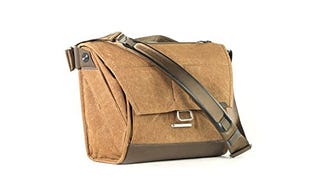 Peak Design Everyday Messenger Bag 13" (Heritage Tan) Version...
