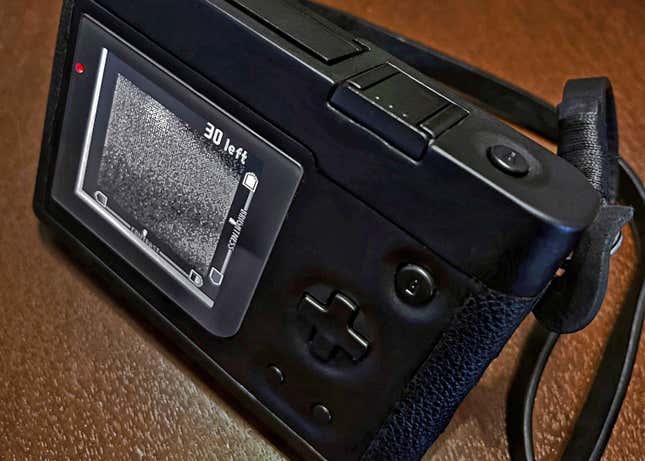 Foto Eines Benutzerdefinierten Game Boy Pocket Mit Laufender Game Boy Camera