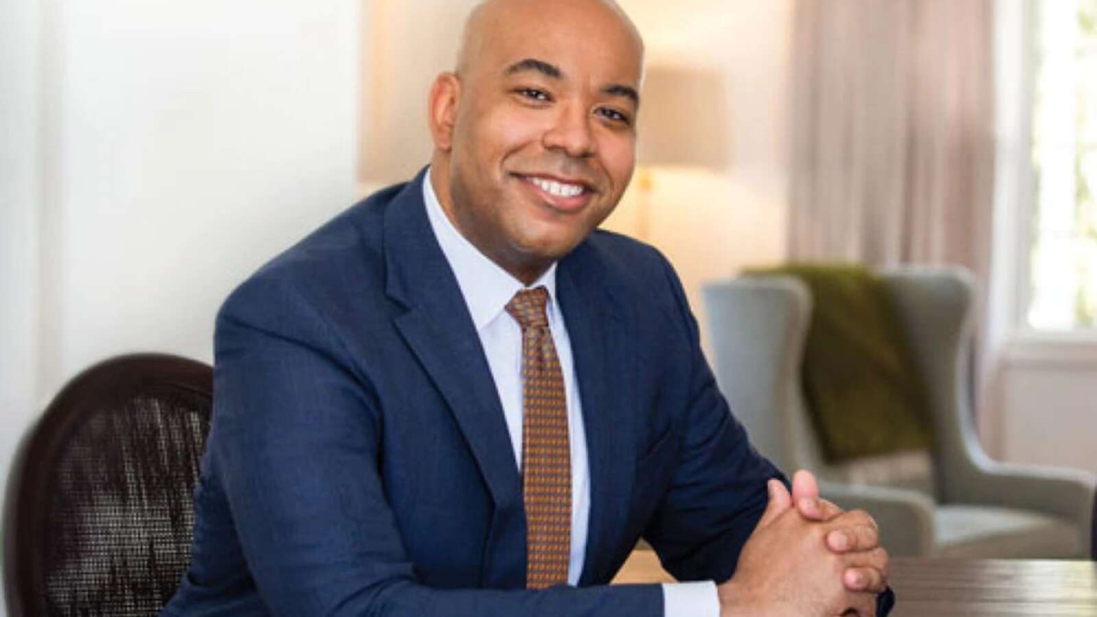 Image for article titled Harvard Law Appoints First Black Dean of Students