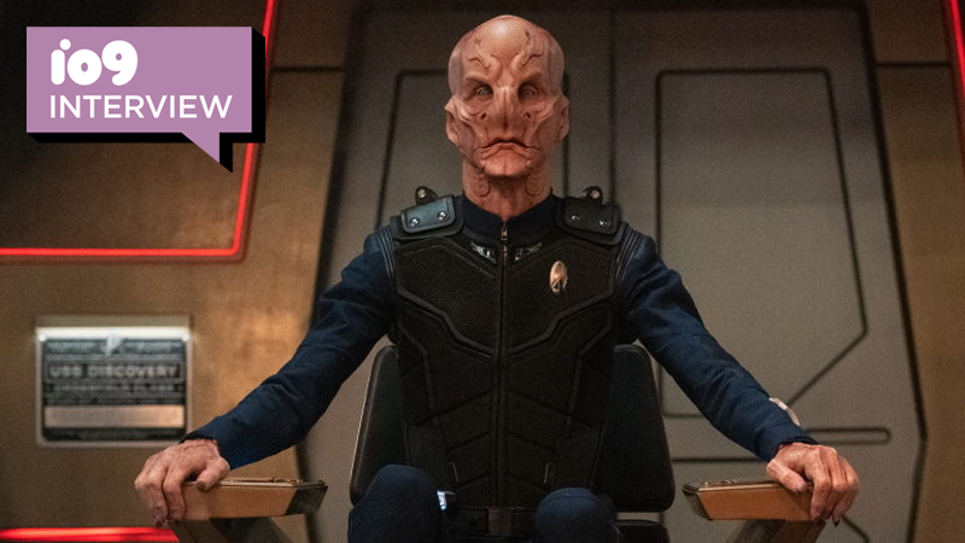 Star Trek Discovery's Saru in the Captain's chair