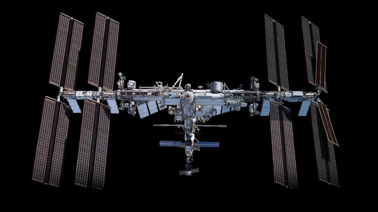 La Estación Espacial Internacional vista desde el Crew Dragon Endeavour de SpaceX. Imagen: NASA