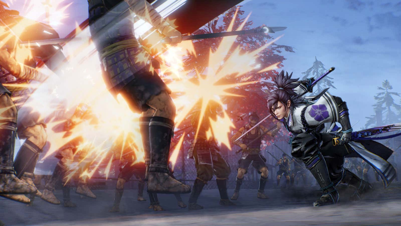 Samurai Warriors 5's Mitsuhide Akechi is cutting up a bunch of weak warriors on the battlefield.