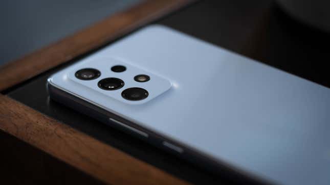 Imagen para el artículo titulado Samsung Galaxy A53, análisis: bueno, bonito y (ahora) barato