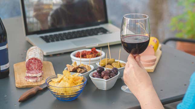 Image for article titled 7 Global Drinking Traditions to Try at Your Local Bar