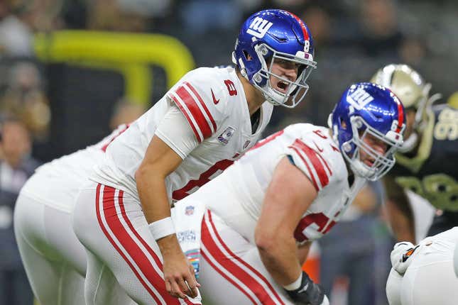Daniel Jones looks angry, not confused, en route to a 400-yard performance and a Giants W.