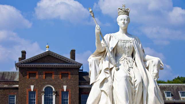 Imagen para el artículo titulado 12 rituales extraños por la muerte de la reina y otros datos absurdos de la familia real británica