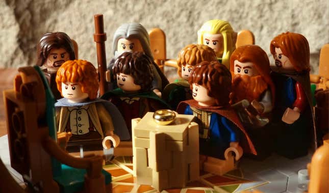 Image for article titled Lego's Huge Rivendell Set Is as Epic a Feat as the Lord of the Rings Movies