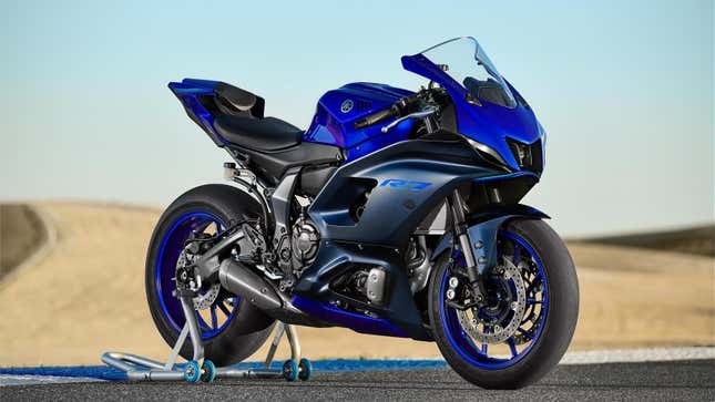 Image for article titled Yamaha's New R7 Is The Blue Blur We've Been Waiting For