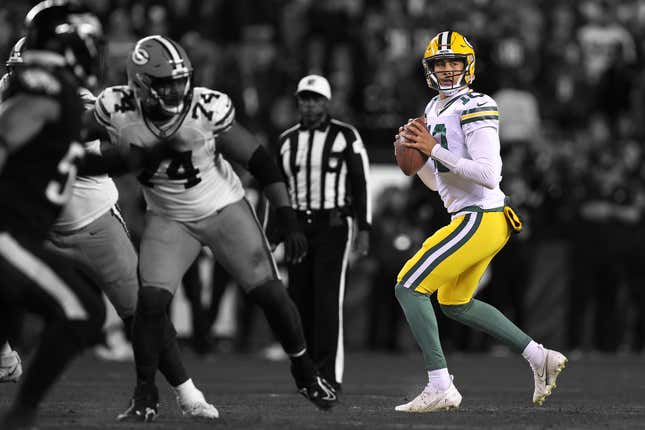 Packers QB Jordan Love drops back last night vs. the Eagles.