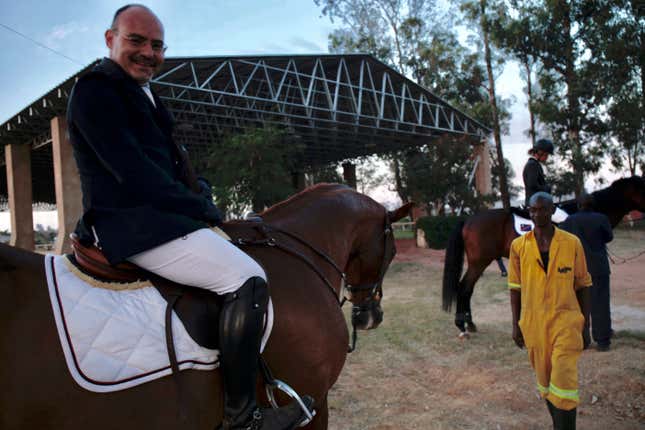 Showjumping in the DR Congo: The sport shows the cities aspirations and inequality