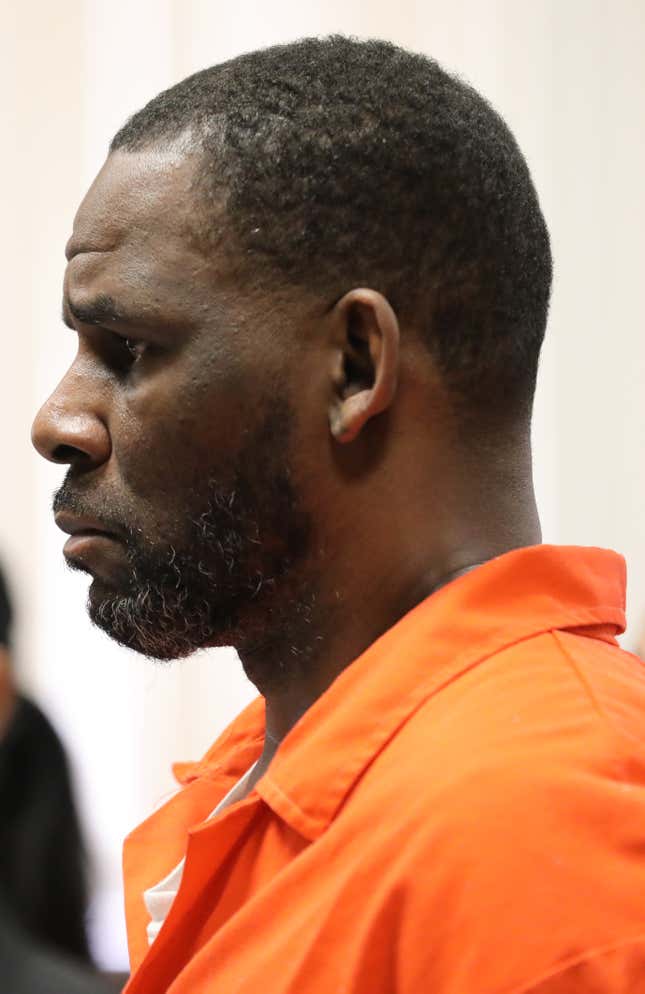Image for article titled Prosecutors Are Seeking At Least 25 Years In Prison For R. Kelly