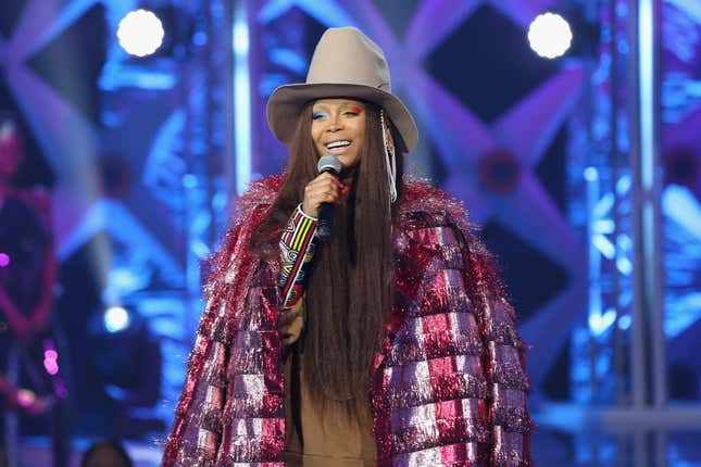 Image for article titled Erykah Badu Revisits Mama&#39;s Gun on the Latest Episode of Fader Uncovered
