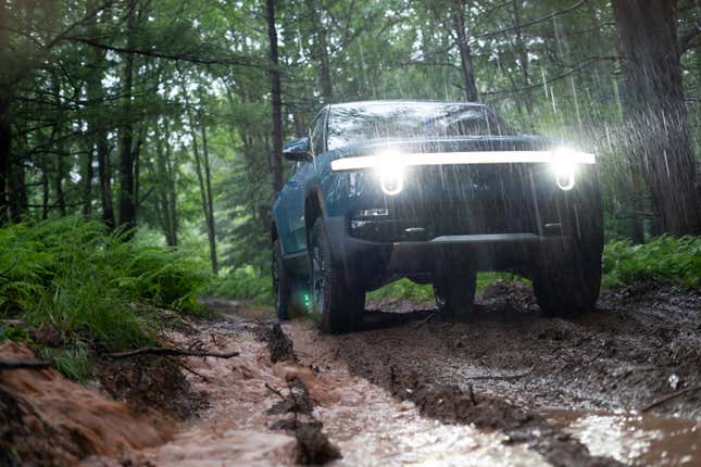 Image for article titled The 2022 Rivian R1S Is the Rightful Heir to the Land Cruiser Throne