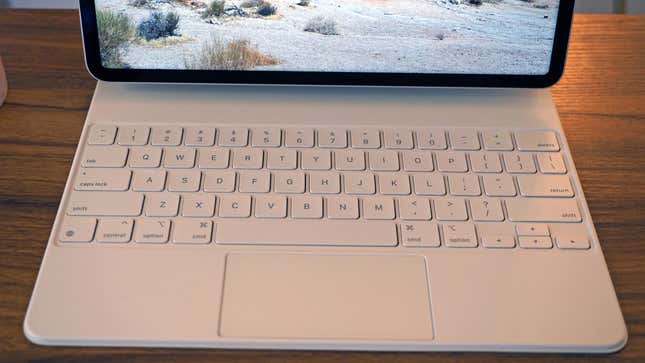 Imagen para el artículo titulado El iPad Pro ya es tan potente como el MacBook Pro. ¿Y eso de qué sirve?