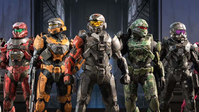 Spartans from Halo standing in a group. 