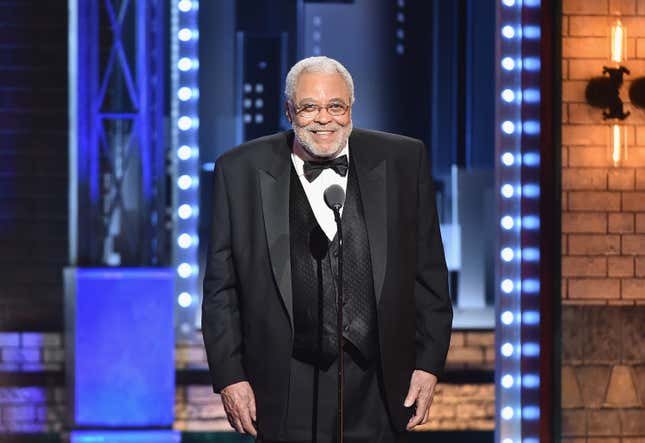 Image for article titled James Earl Jones Takes A Final Bow in His Role as Darth Vader