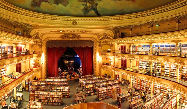 Image for article titled Books fill the balconies in this 100-year-old theater-turned-bookstore